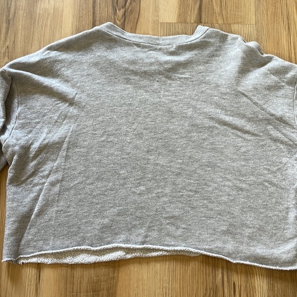 Goodbye crop top - Picture 3 of 4